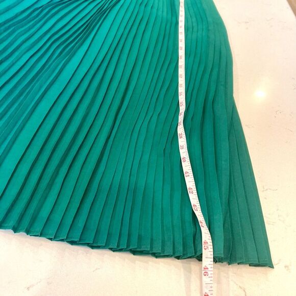 NEW Banana Republic Green Ombré Pleated Fit and Flare Twist Strap Midi Dress - Picture 5 of 8